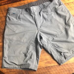 Kuhl Mens Size 38 short gray
